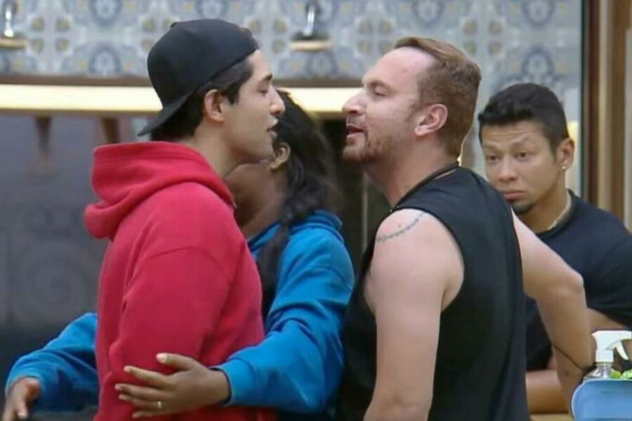 Imagem Briga_de_Zé_e_Cauê